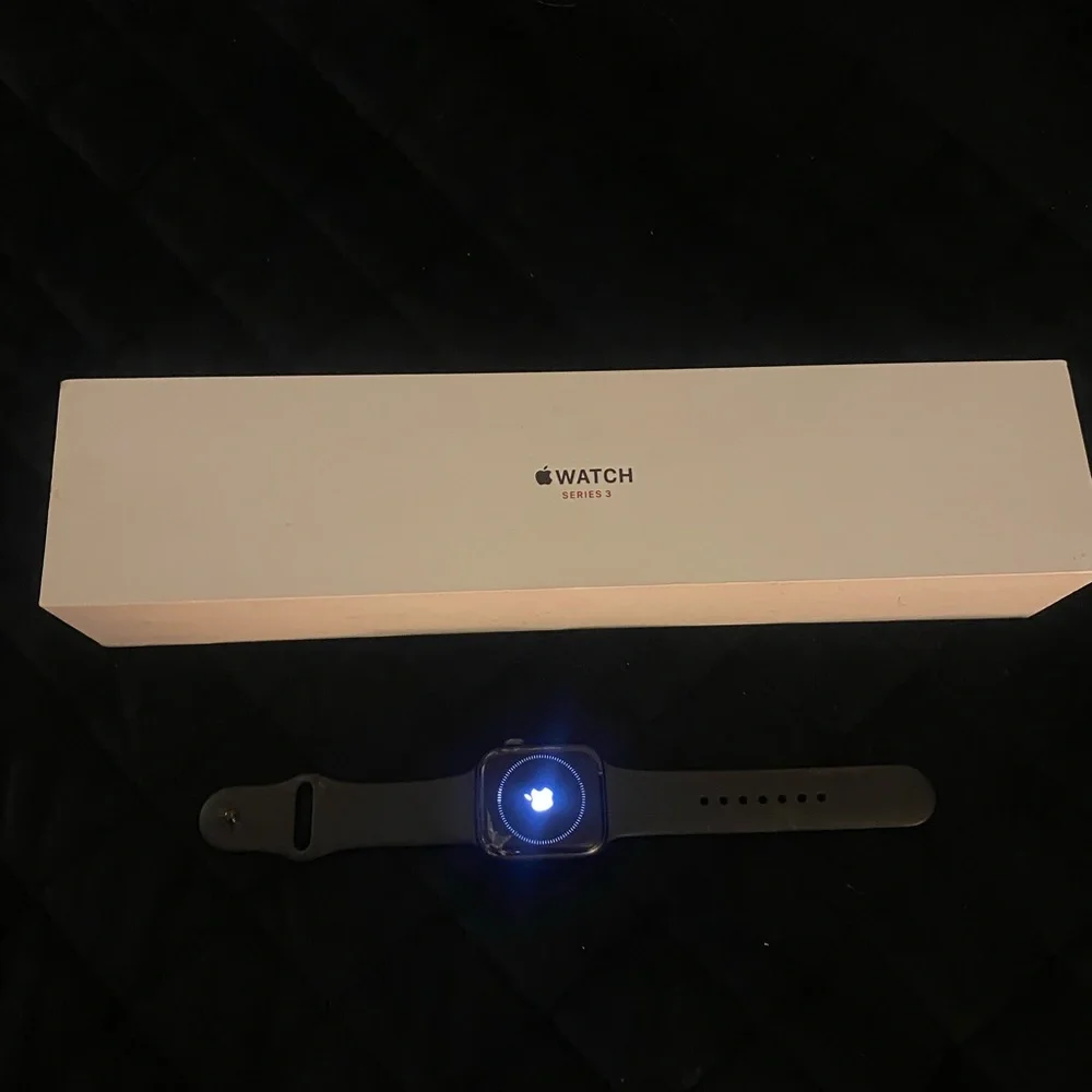 Apple Watch Series 3 - 42mm - Picture 3 of 5